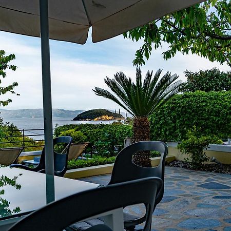 Sea Path Apartment PalaiónTsiflíkion Dış mekan fotoğraf