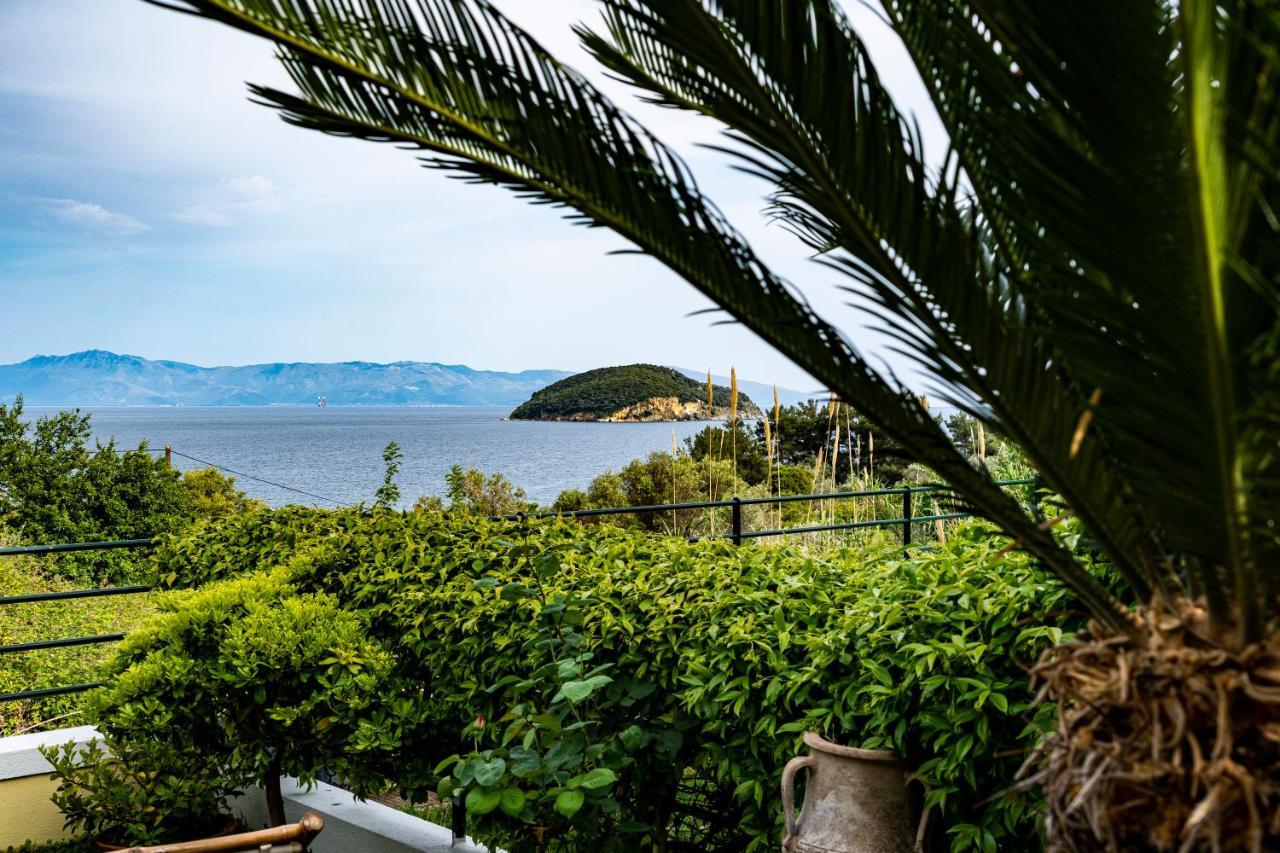 Sea Path Apartment PalaiónTsiflíkion Dış mekan fotoğraf