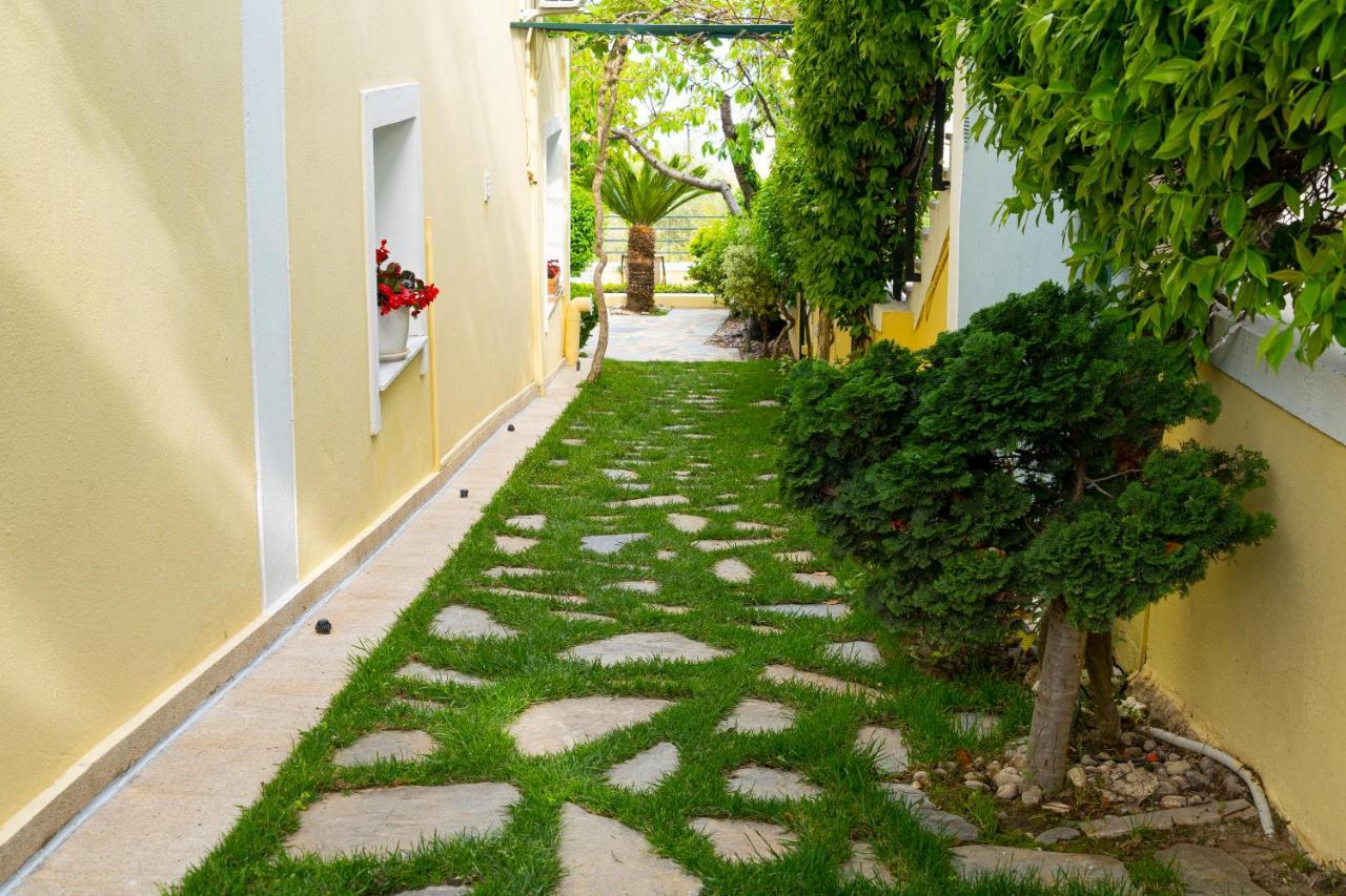 Sea Path Apartment PalaiónTsiflíkion Dış mekan fotoğraf