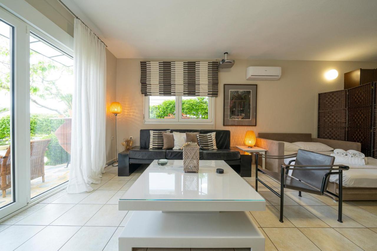 Sea Path Apartment PalaiónTsiflíkion Dış mekan fotoğraf