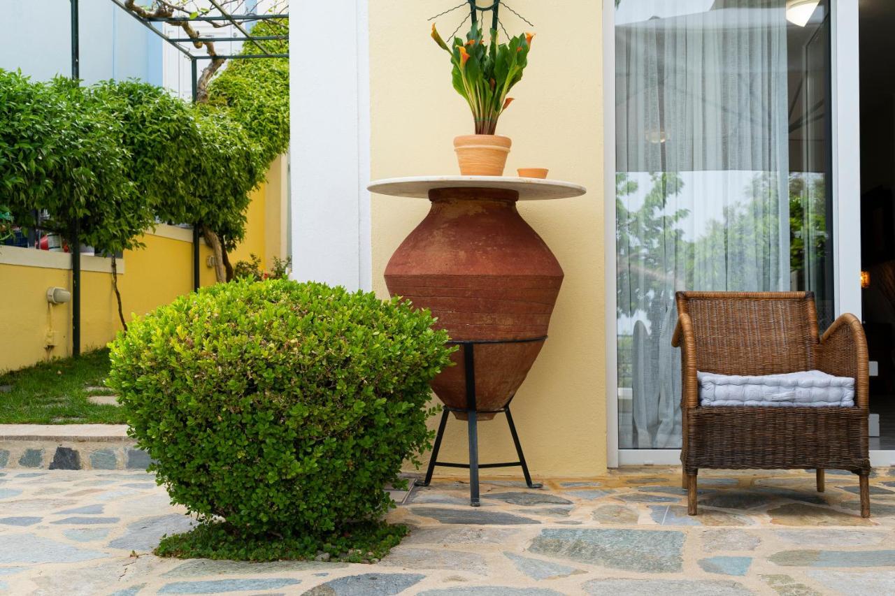 Sea Path Apartment PalaiónTsiflíkion Dış mekan fotoğraf